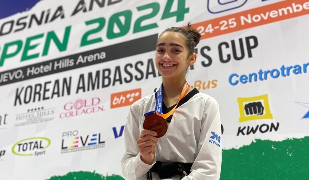 Kiara Barroso de bronze na Eslovénia